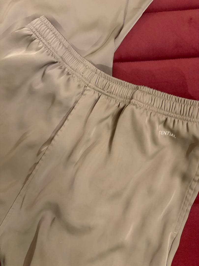 1度のみ着用　テンシャル　バクネ　サイズm ベージュ