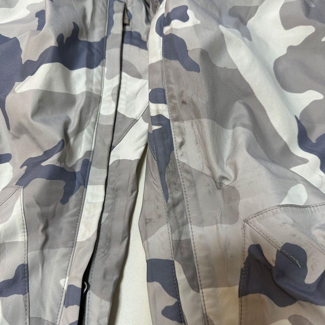★お値下げ★BURTONスノーボードウェア　カモフラージュ柄　上下セットLサイズ