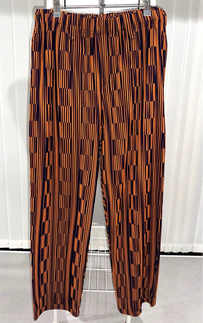 HOMME PLISSÉ ISSEY MIYAKE プリーツパンツ 総柄