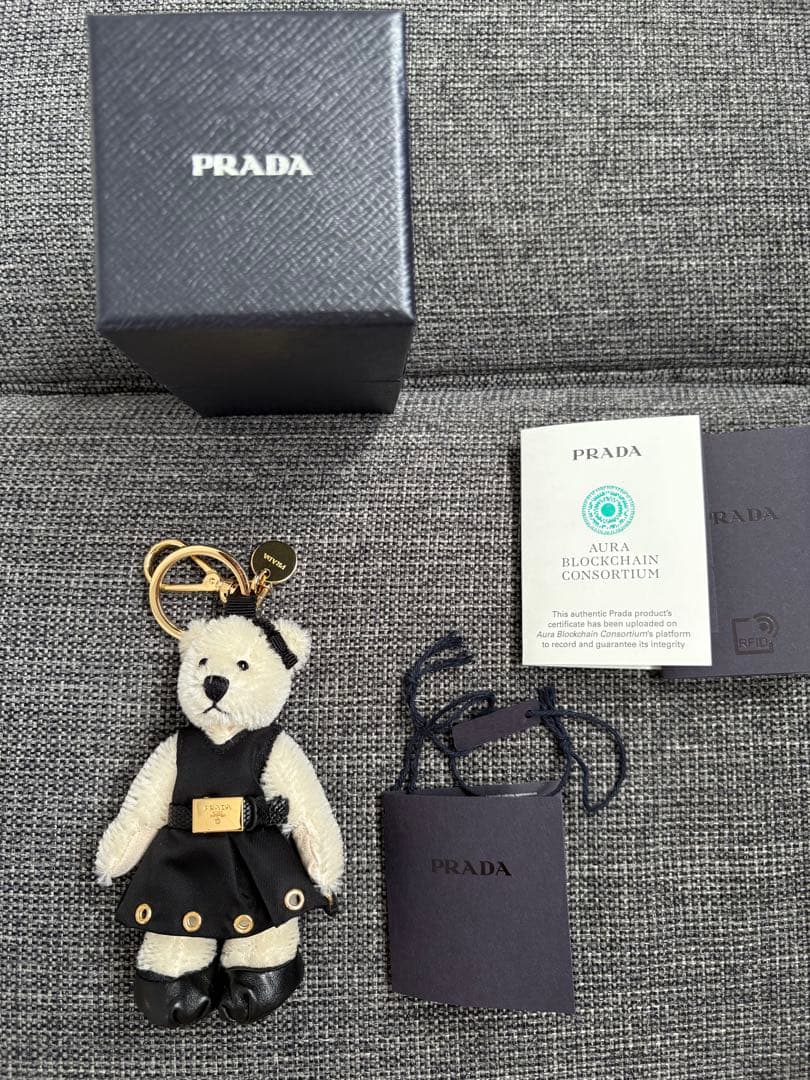 1/12までお値下げ♡75000→68999プラダ　テディベア　キーチャーム