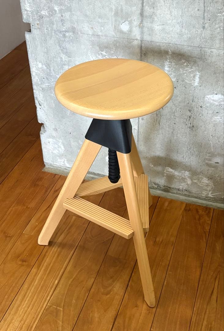 【MAGIS】ハイスツール／コンスタンティングルチッチ・木製・黒