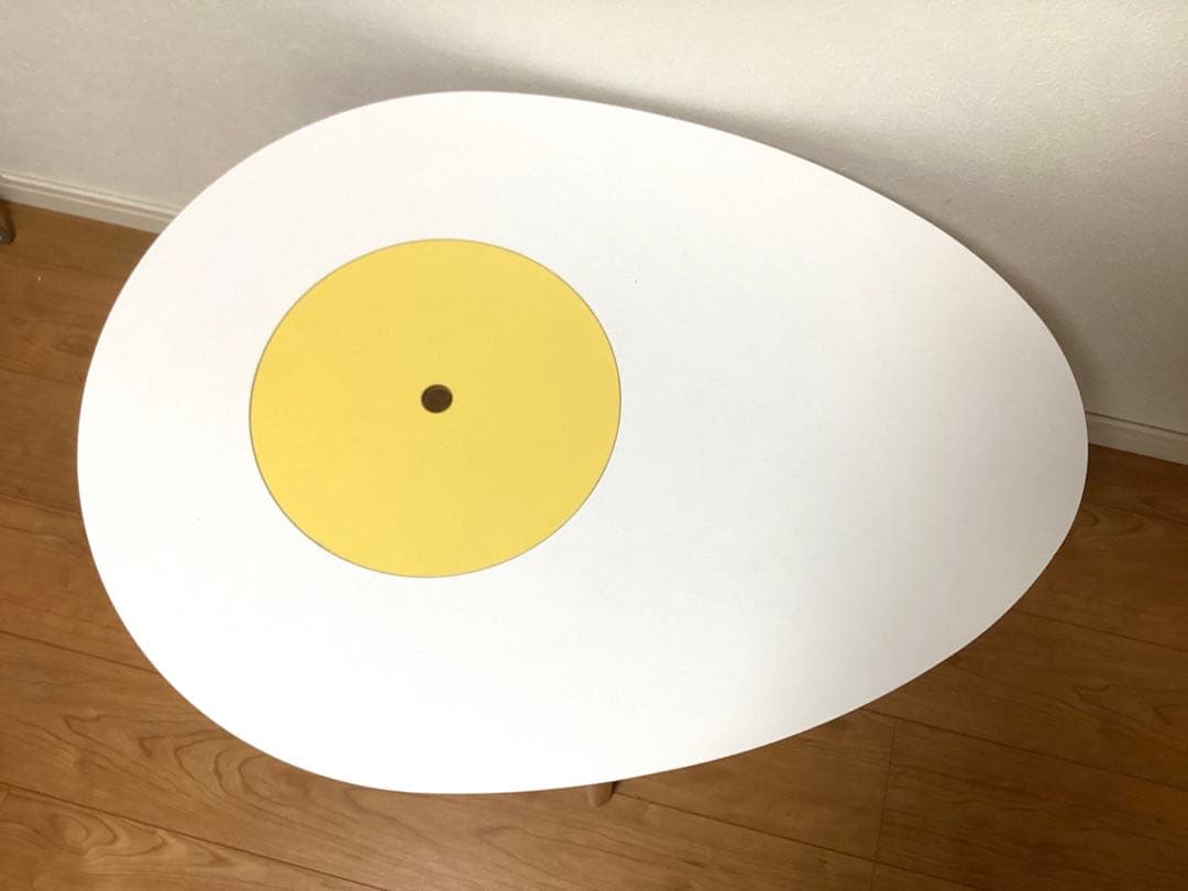 コサイン　卵型木製センターテーブル