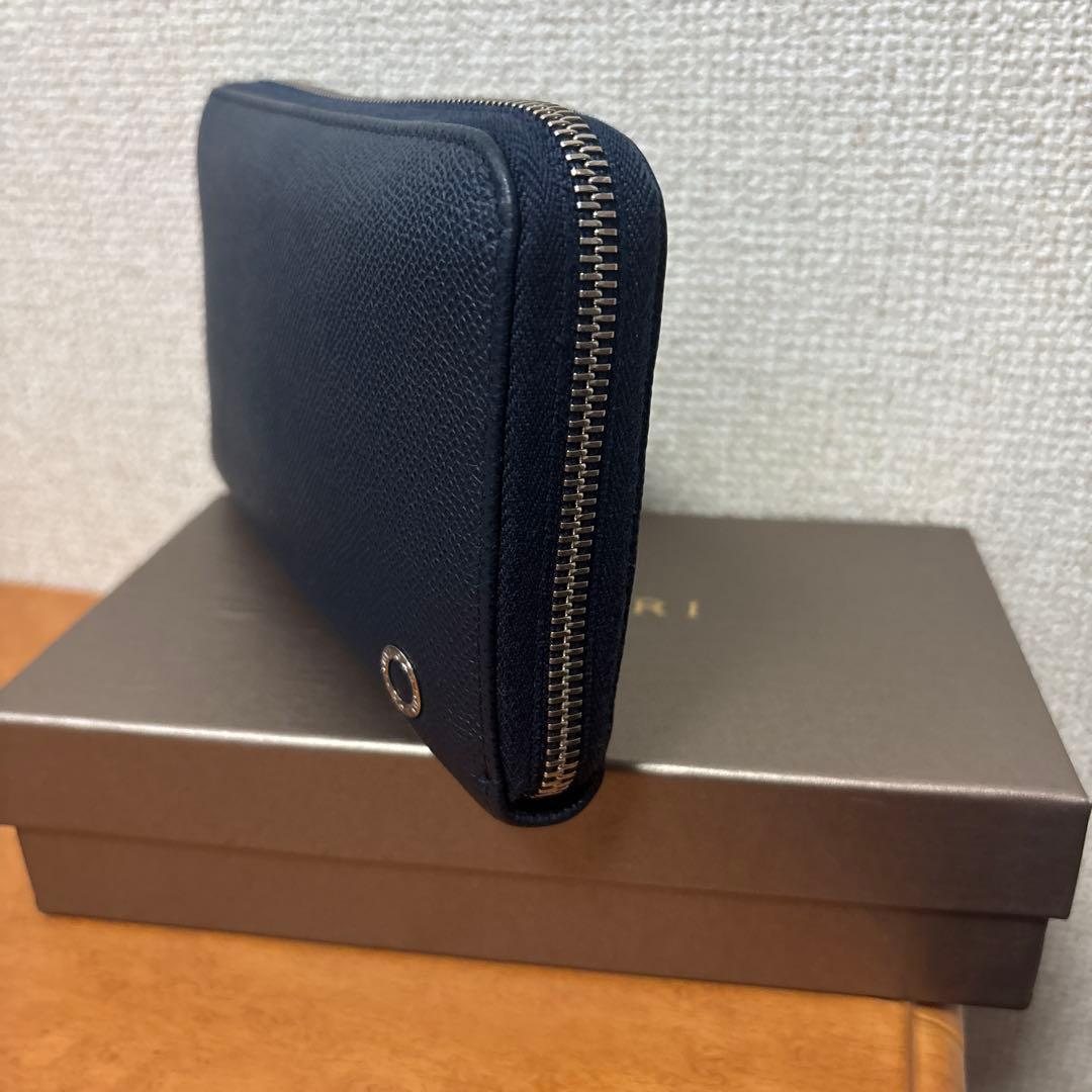ブルガリ ブルガリマン ラウンドファスナー 長財布 ネイビー