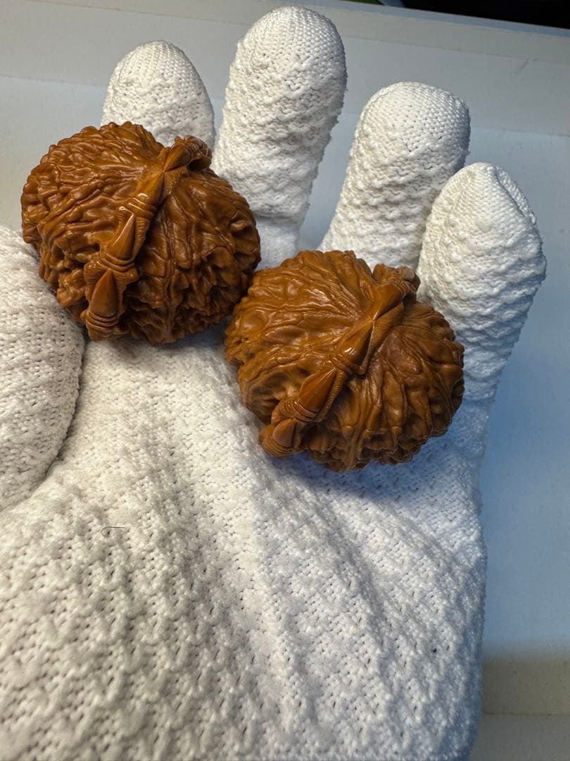文玩核桃 白獅子（手工雕刻 吞噬）