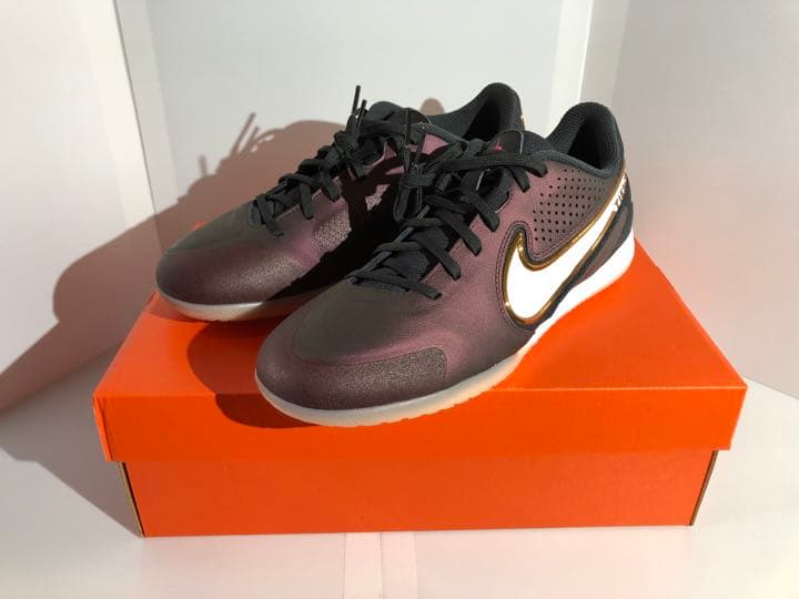 nike ナイキ　フットサル　リアクトレジェンド9 プロ IC