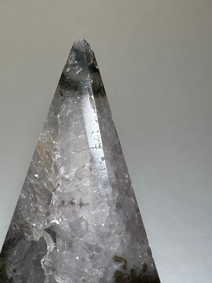 高品質　グリーンジャスパー　スタラクタイト　水晶共生　置物　ジオード　464g