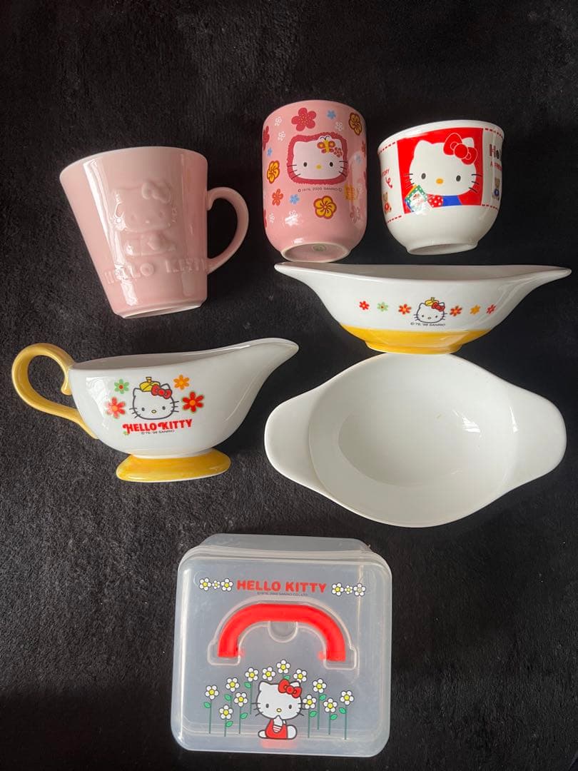 ハローキティ　コップ　食器