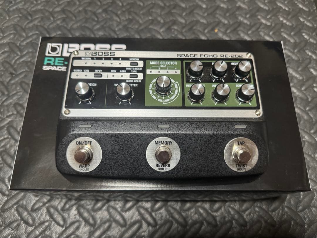 BOSS Space Echo RE-202 MIDIケーブル付属　ディレイ