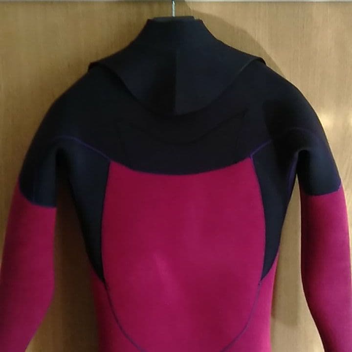 エアタイト　セミドライウェットスーツ