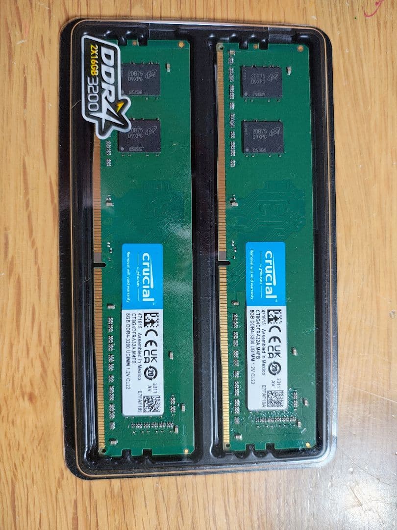 Crucial DDR4 3200 16GB (2x8GB) メモリー