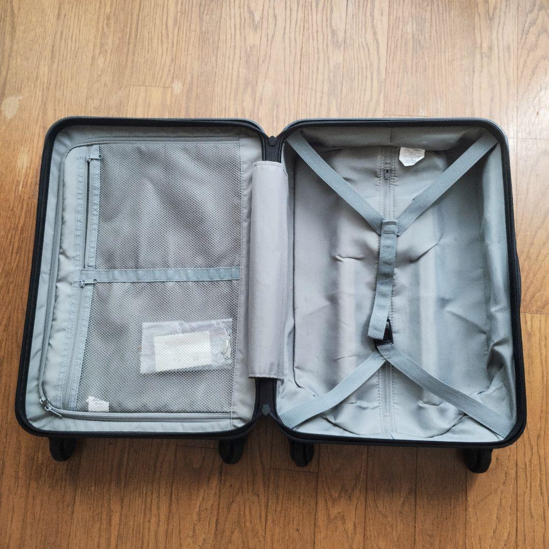 無印良品 33リットル　紺色系　バーを自由に調節できるハードキャリーケース