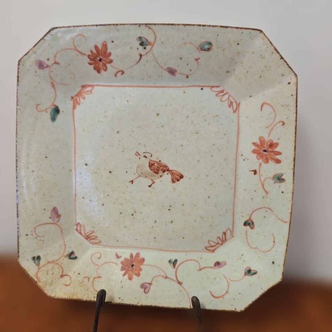 佐藤もも子　花と鳥の絵柄の角皿　新品未使用