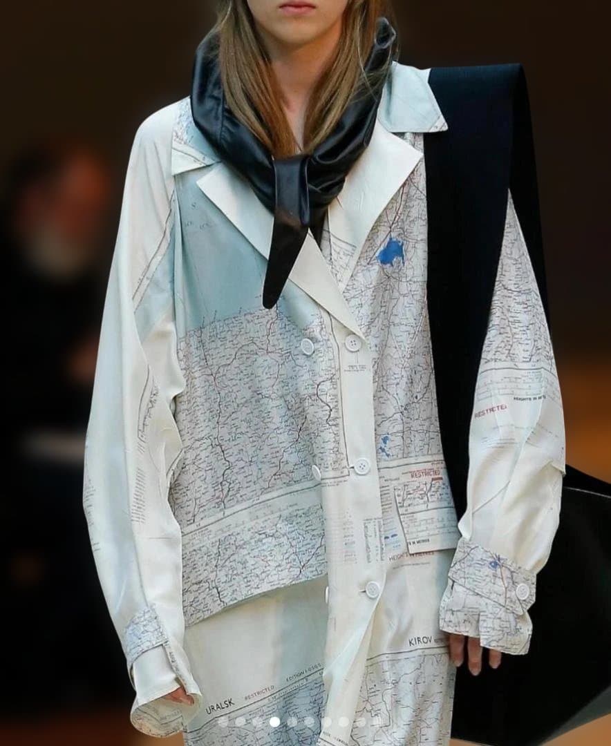 セリーヌ　フィービー期 　ICONIC MAP TRENCH IN SILK