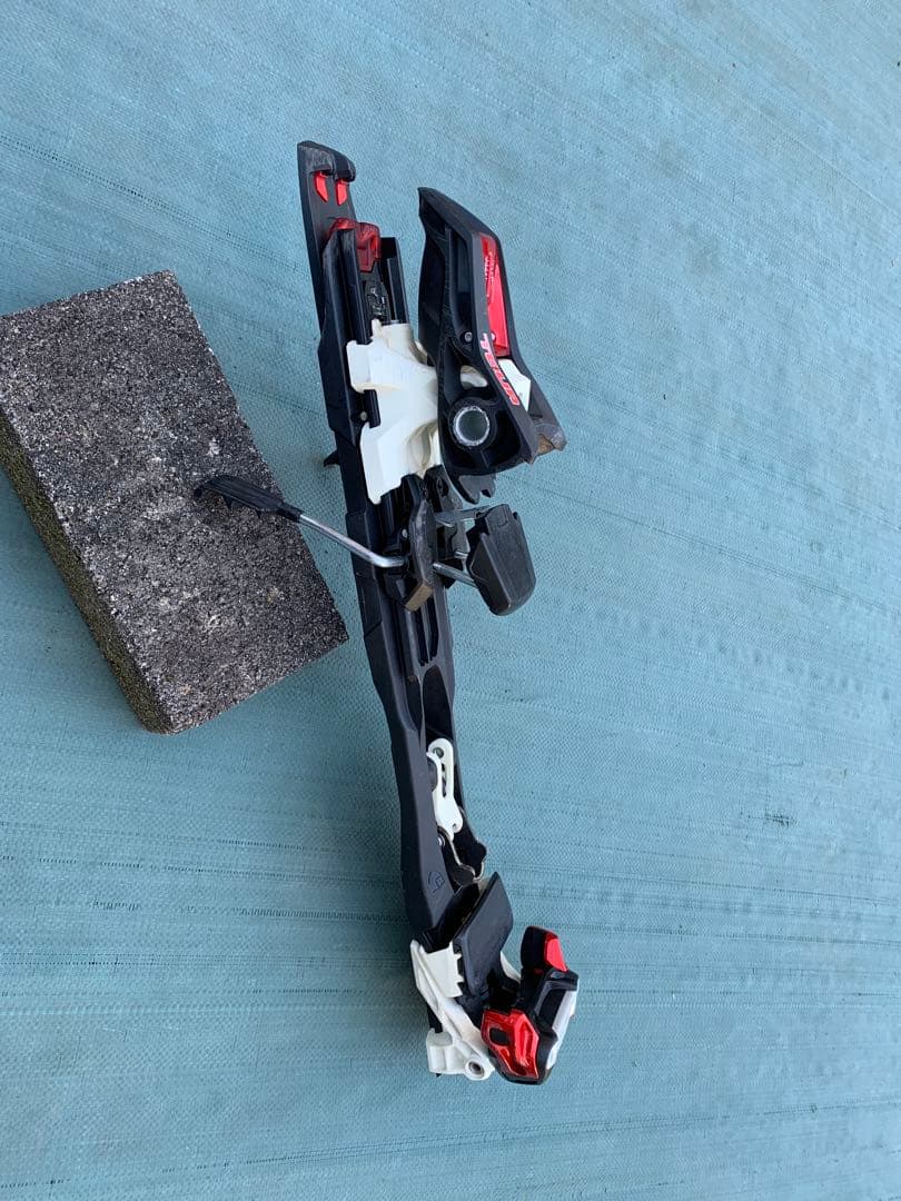 バックカントリー スキー ビンディング