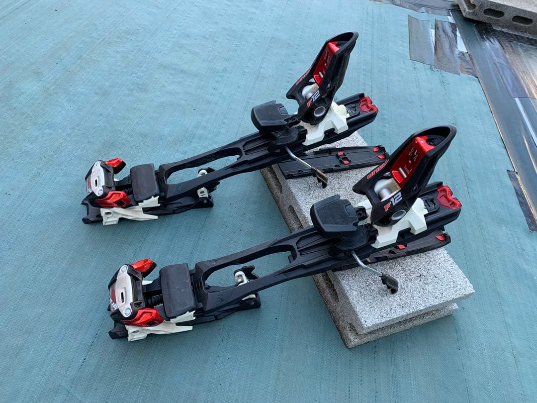 バックカントリー スキー ビンディング