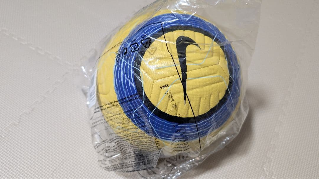 Nike トータル90サッカーボール サイズ5 イエロー/ブルー