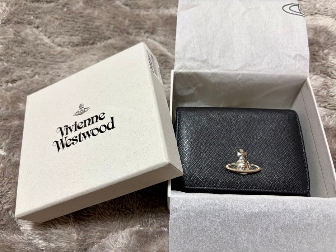 Vivienne Westwood ブラック 三つ折り財布　箱付き