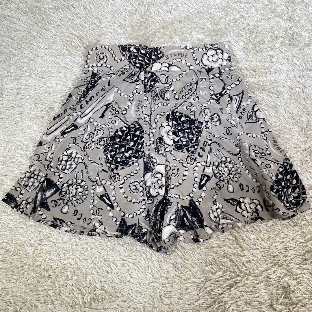 シャネル パールボタン カメリアココマーク総柄 シルク100% キュロットパンツ