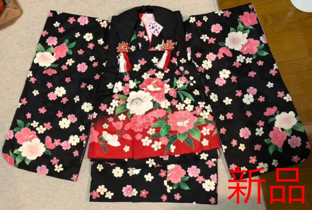 七五三セット　3歳　新品　箱付き　化繊　洗える着物　黒　被布　激安　祝着