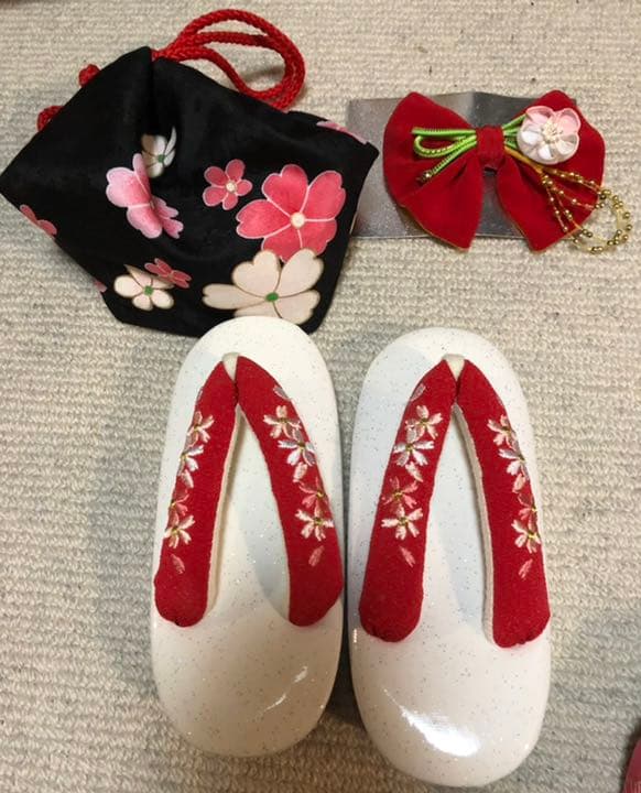 七五三セット　3歳　新品　箱付き　化繊　洗える着物　黒　被布　激安　祝着