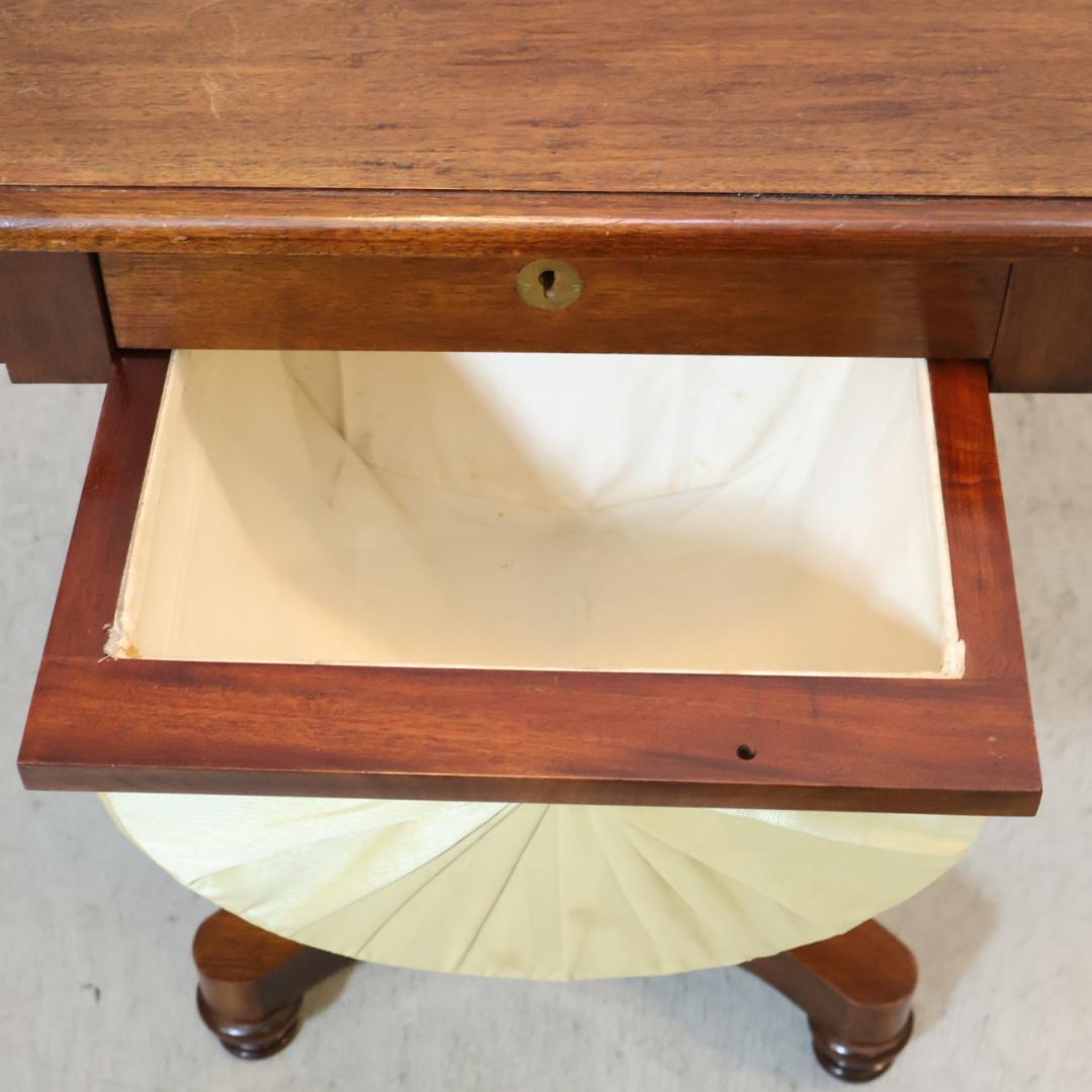 英国アンティーク マホガニー材 ソーイングテーブル サイドテーブル クラシック