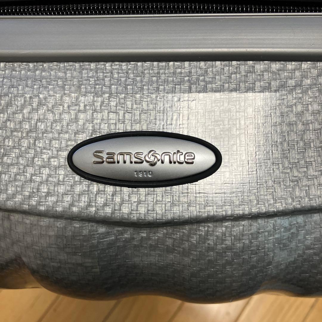サムソナイト、シルバー ストライプデザイン キャリーケース