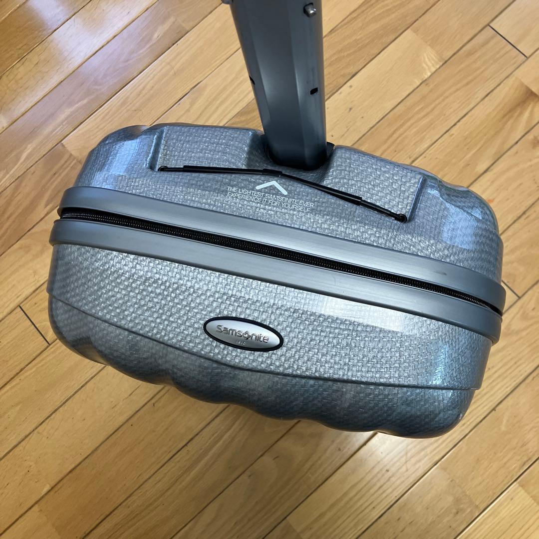 サムソナイト、シルバー ストライプデザイン キャリーケース