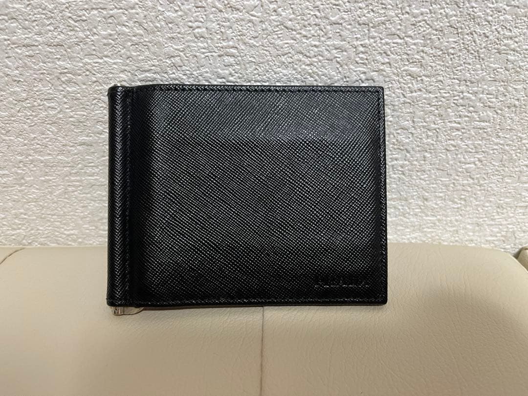 今だけ値下げ‼️PRADA 黒レザー マネークリップ