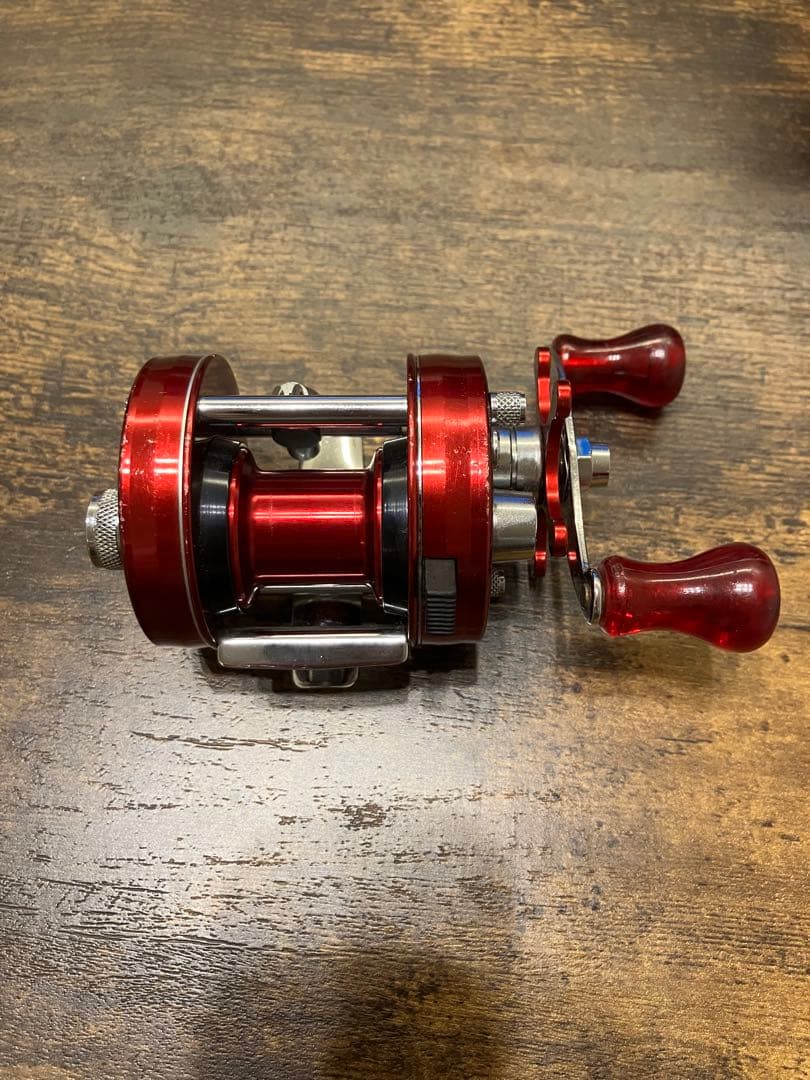 abu アンバサダー 2500C レッド