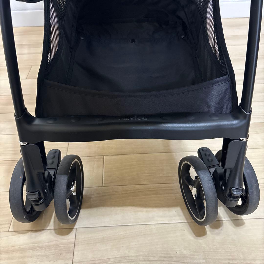 【美品】 Aprica ラクーナクッションフリー ネイビー 2141888