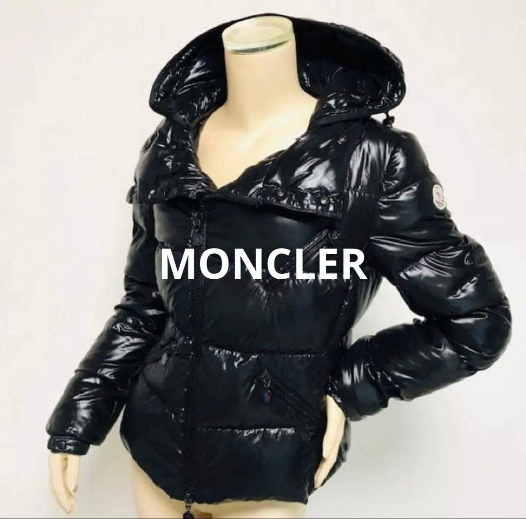 モンクレール・GESSE ワッペン フード付 ダウンジャケット