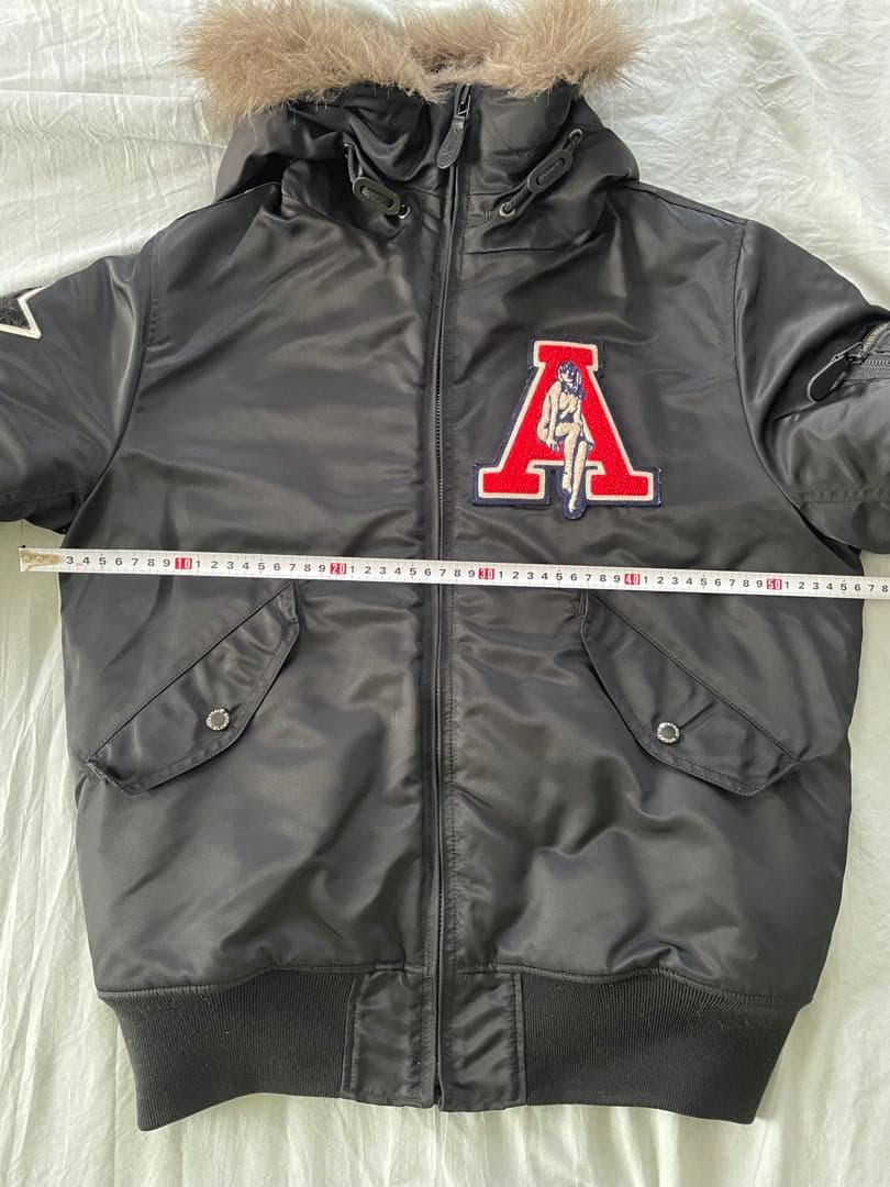 ヒステリックグラマーダウン プリマロフト　Mサイズ