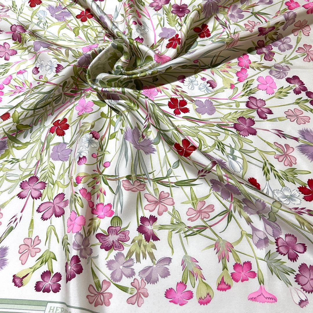 エルメス HERMES スカーフ　カレ90 花柄　【クリーニング済み】