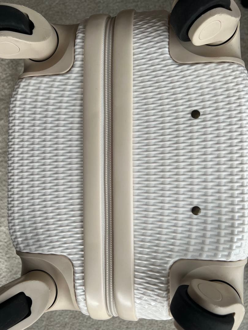 ジュエルナローズ　スーツケース　網かご風　ホワイト