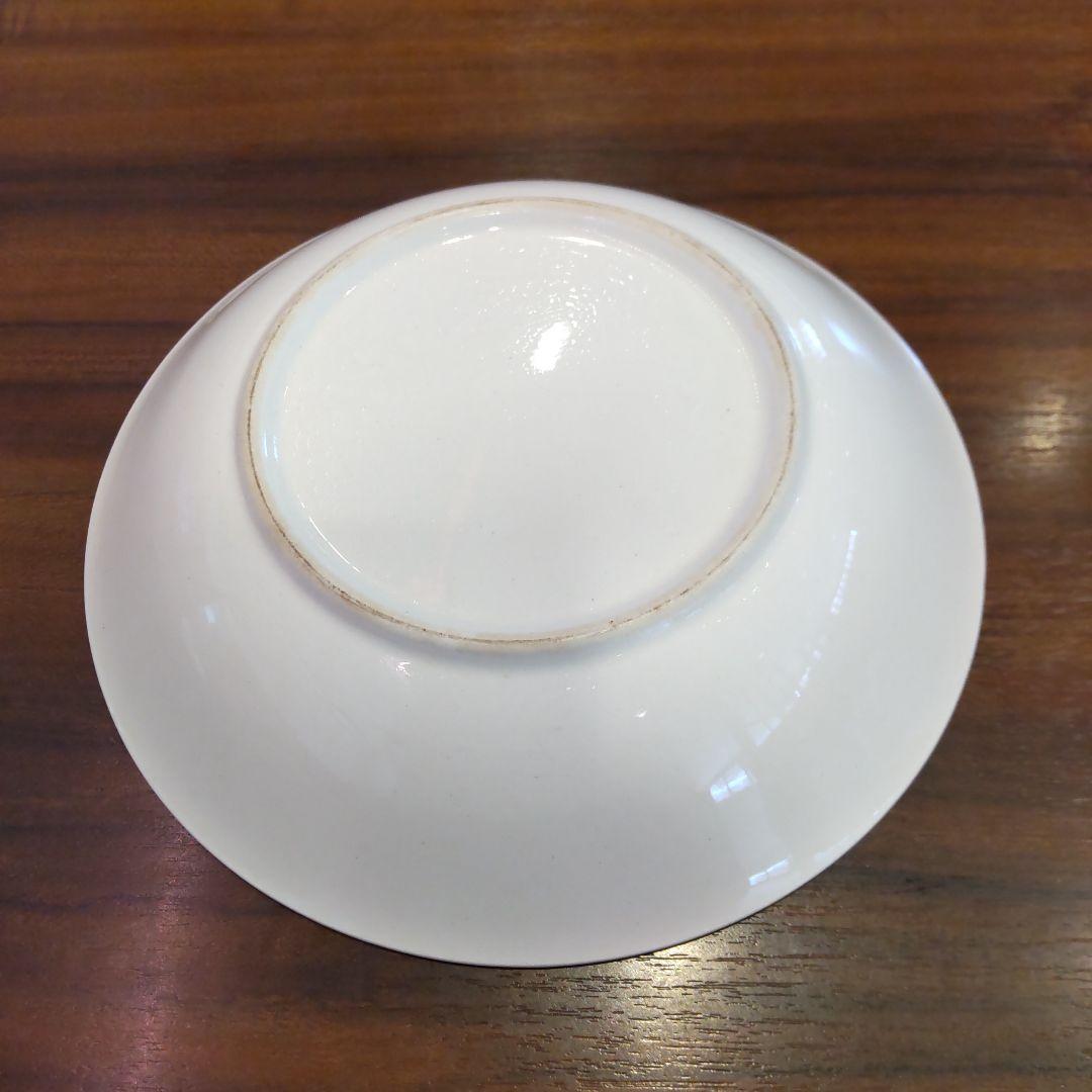 お花柄のお皿２枚          専用