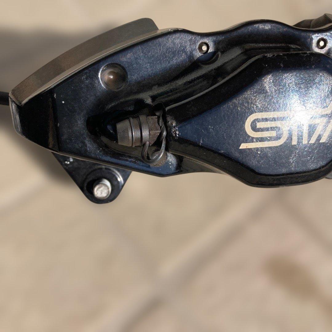 STI （ブレンボ）リアブレーキキャリパー（左右）