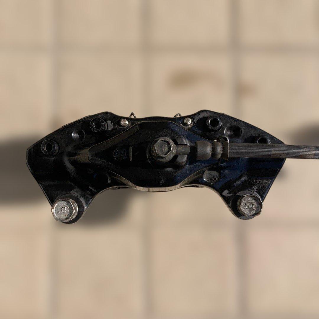 STI （ブレンボ）リアブレーキキャリパー（左右）