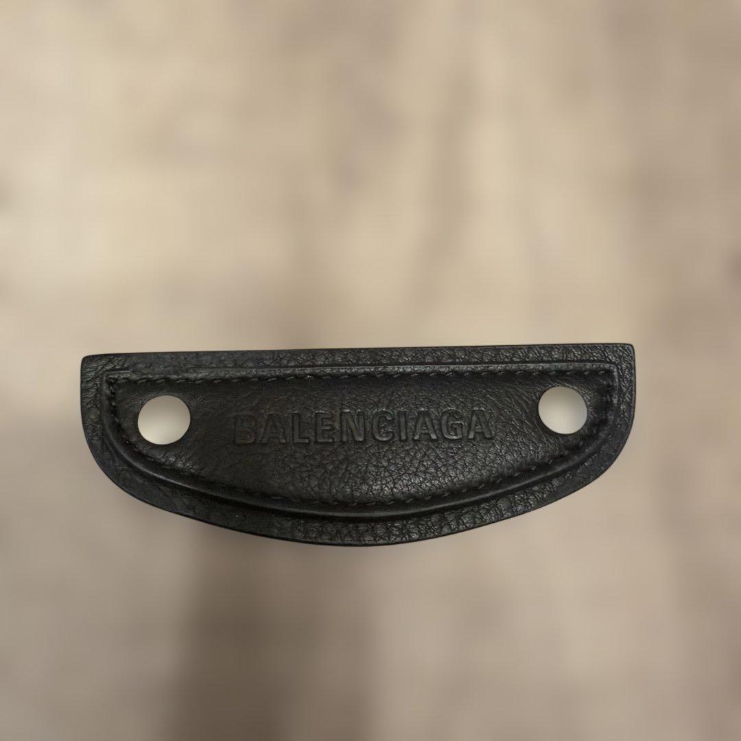 BALENCIAGA 黒 レザー パーツ穴付き