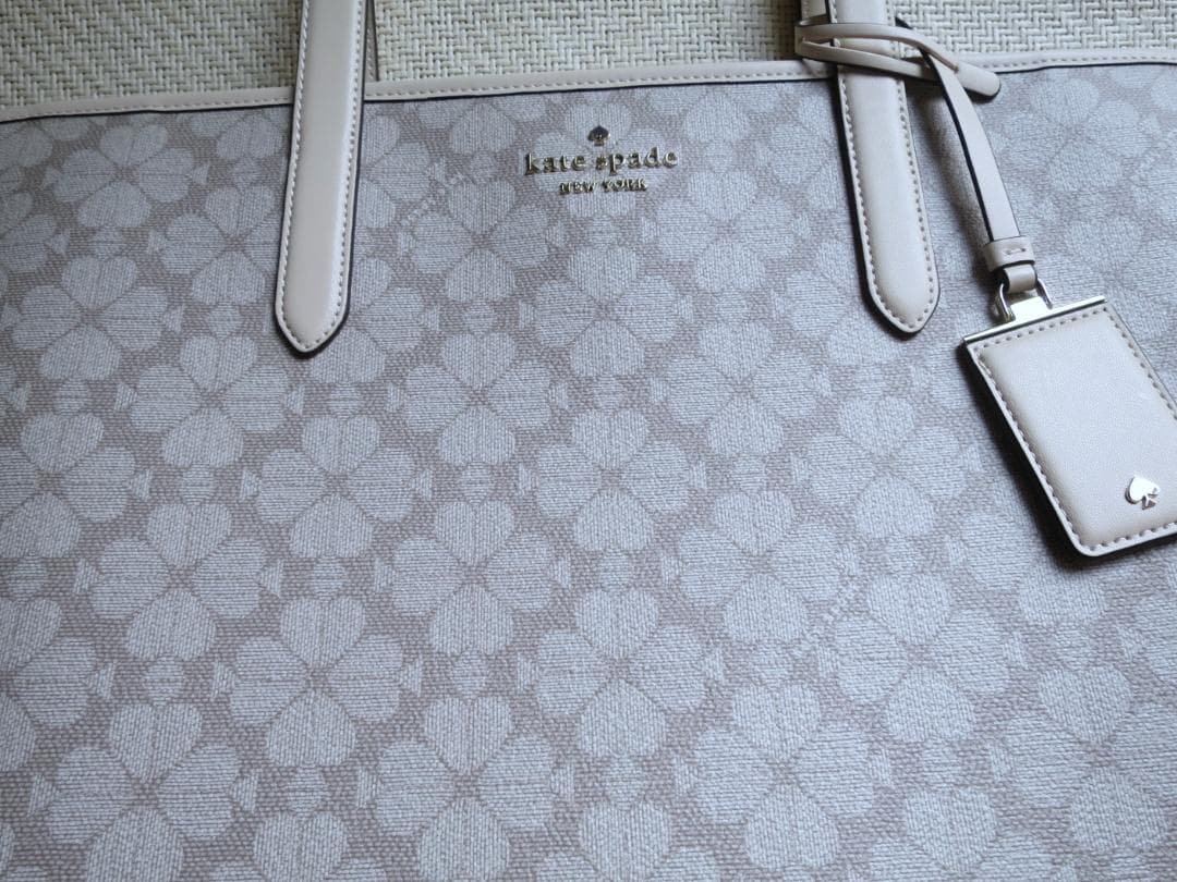 美品ケイトスペード　スペード フラワーコーテッド キャンバストート　ラージ肩掛け