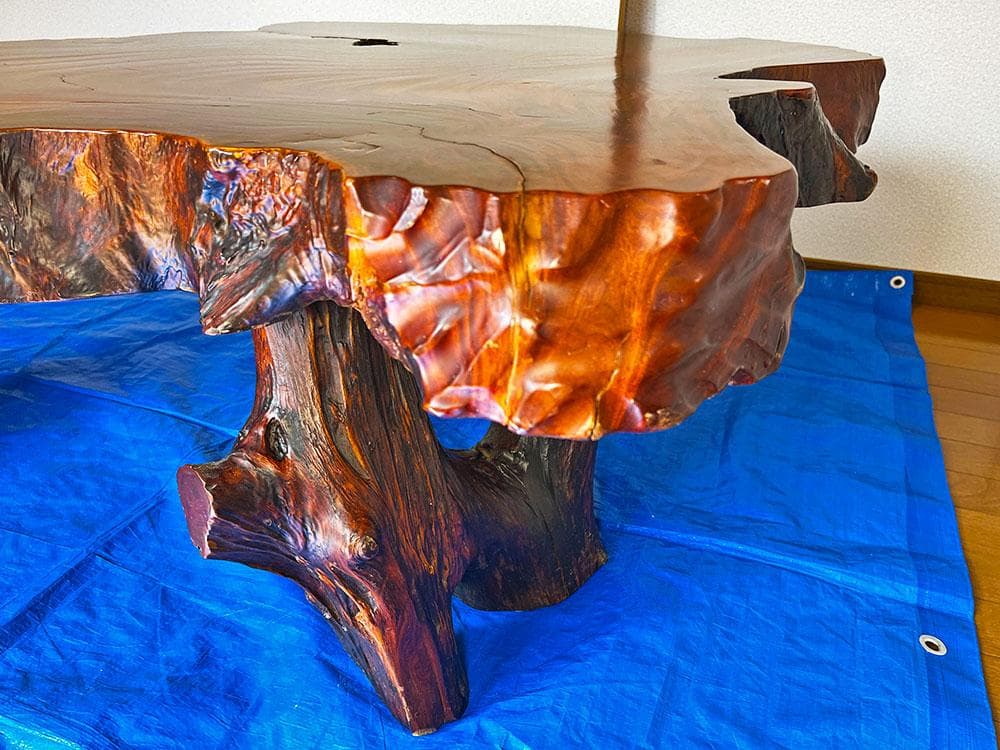 天然木　センターテーブル　銘木　一枚板　ローテーブル　三本足　杢目　高さ46cm