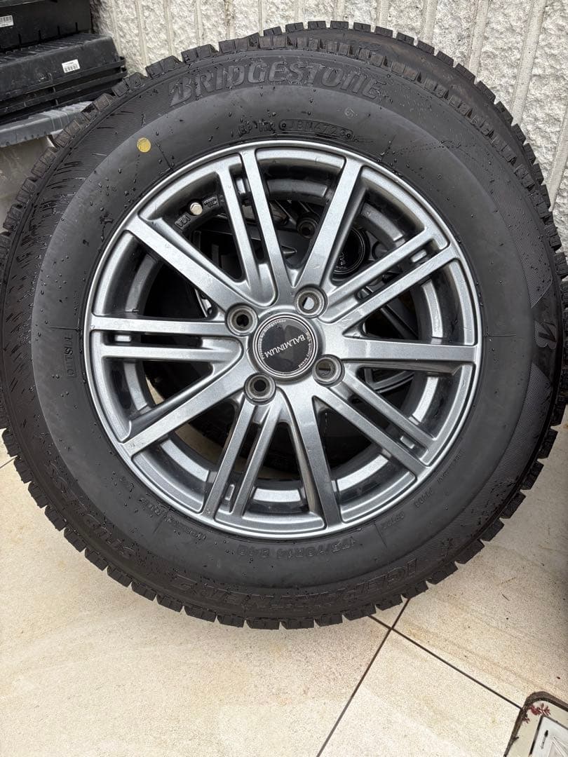 ブリヂストンスタッドレス175/70R14 2023年ヤリスハイブリッド
