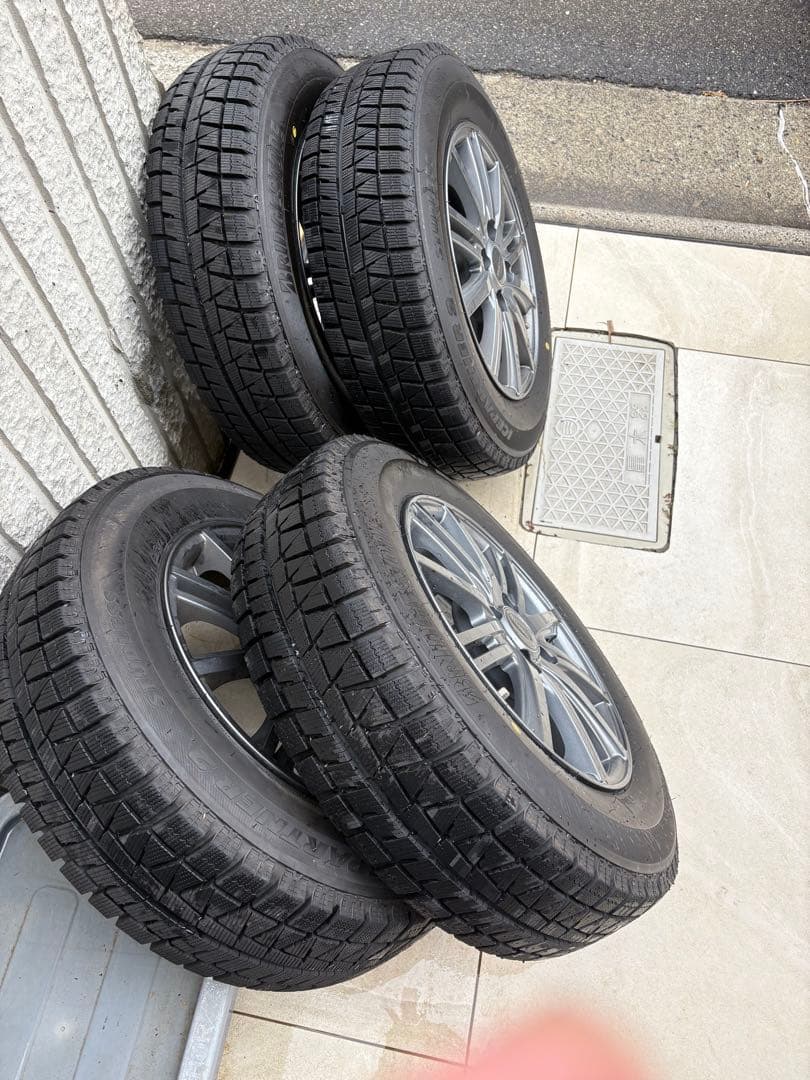 ブリヂストンスタッドレス175/70R14 2023年ヤリスハイブリッド