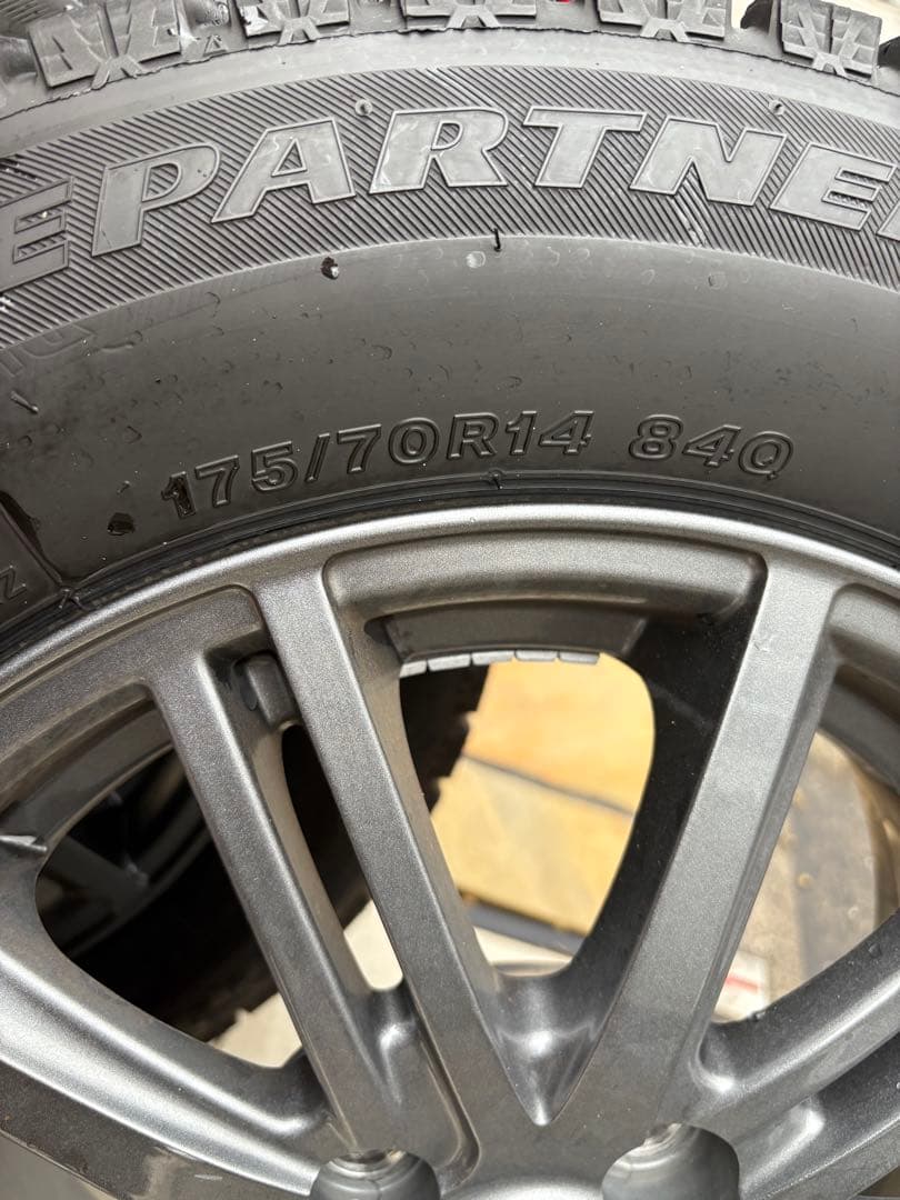 ブリヂストンスタッドレス175/70R14 2023年ヤリスハイブリッド