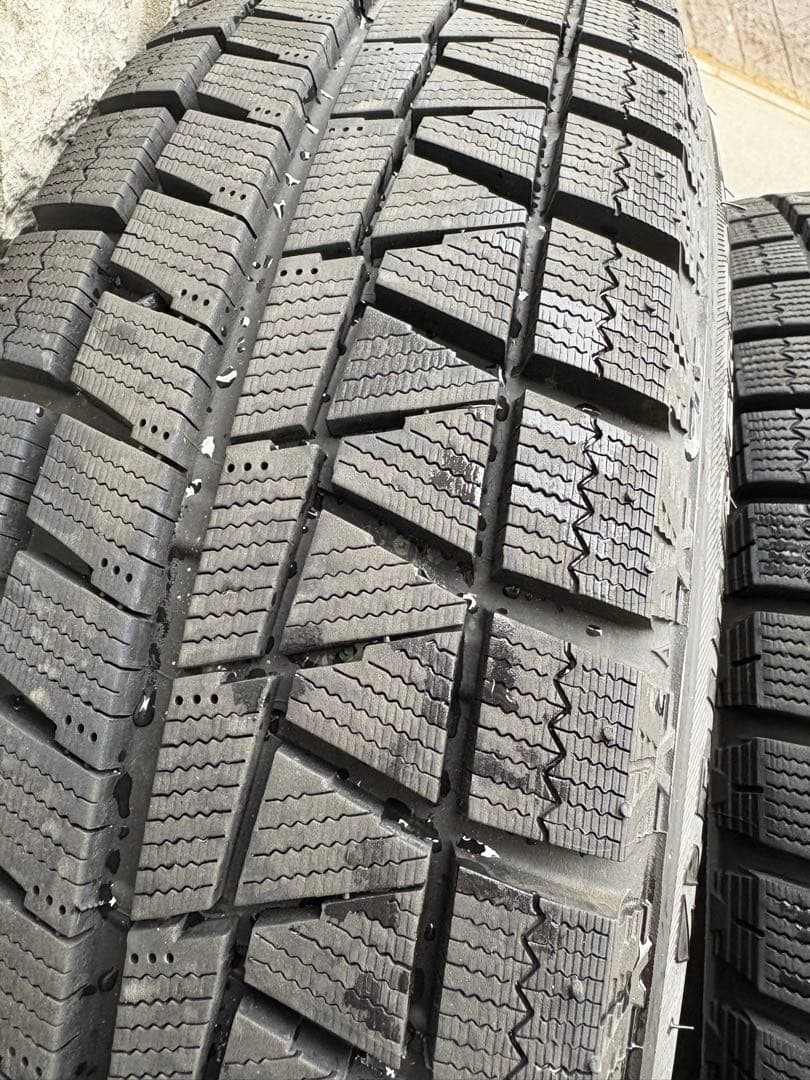 ブリヂストンスタッドレス175/70R14 2023年ヤリスハイブリッド