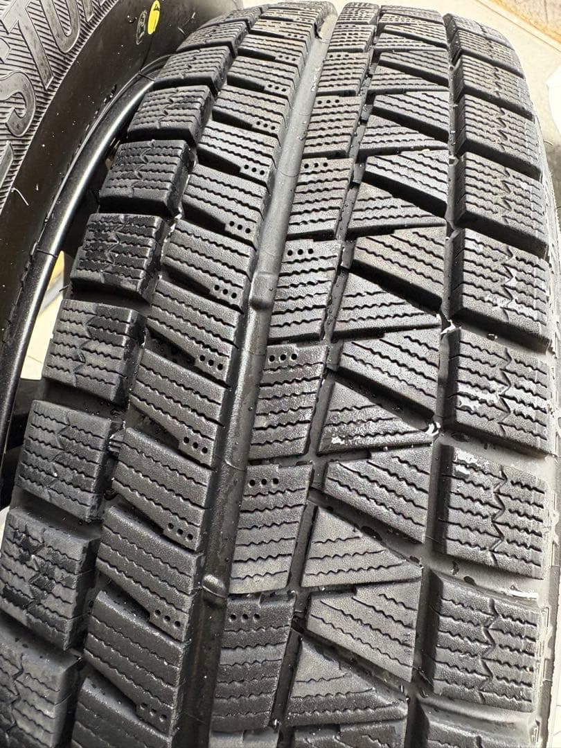 ブリヂストンスタッドレス175/70R14 2023年ヤリスハイブリッド