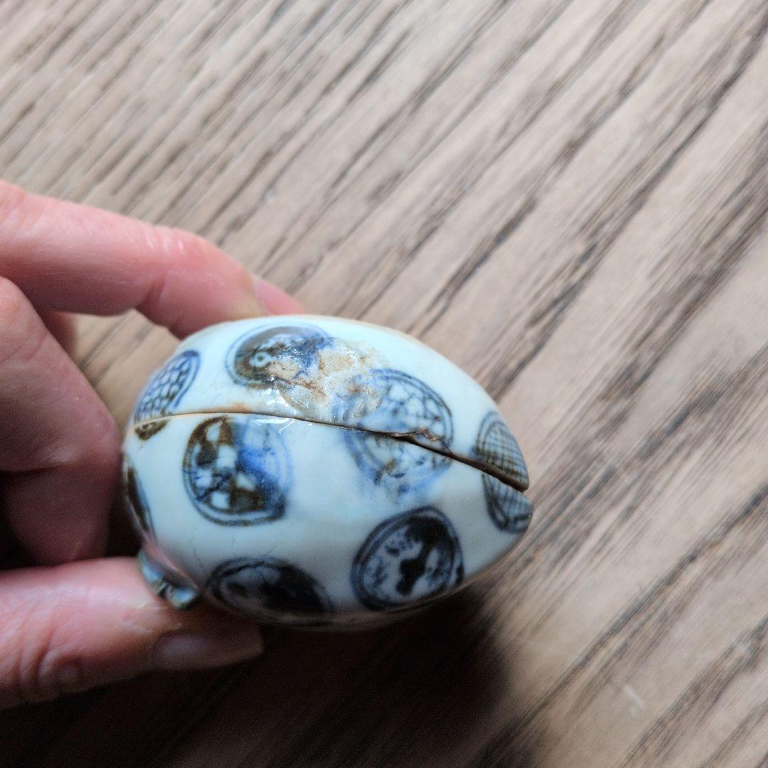 古伊万里　丸紋染付　桃形　 蓋付き香合 木箱付き