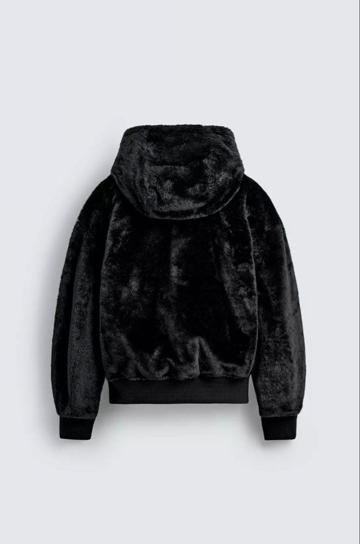 zara リバーシブルフェイクファーボンバージャケット