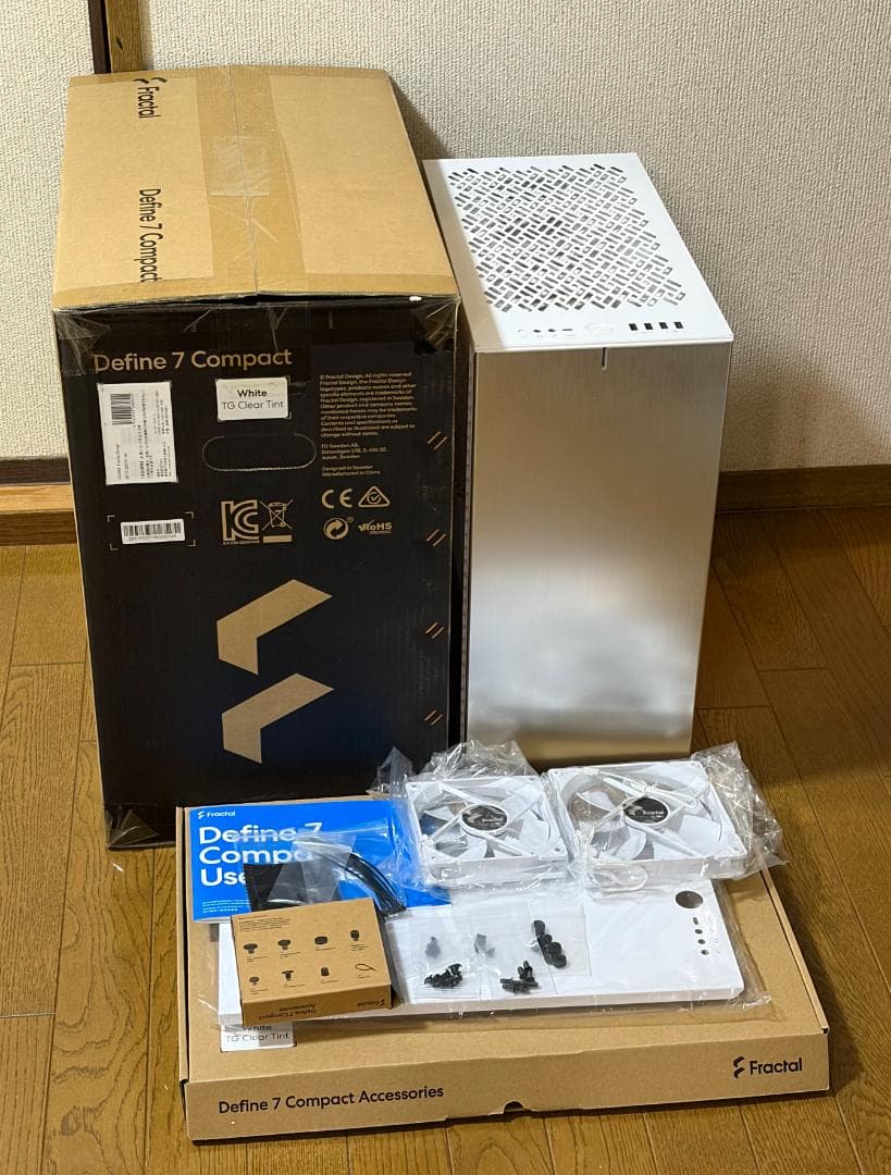 Define７Compact White 強化ガラスモデル