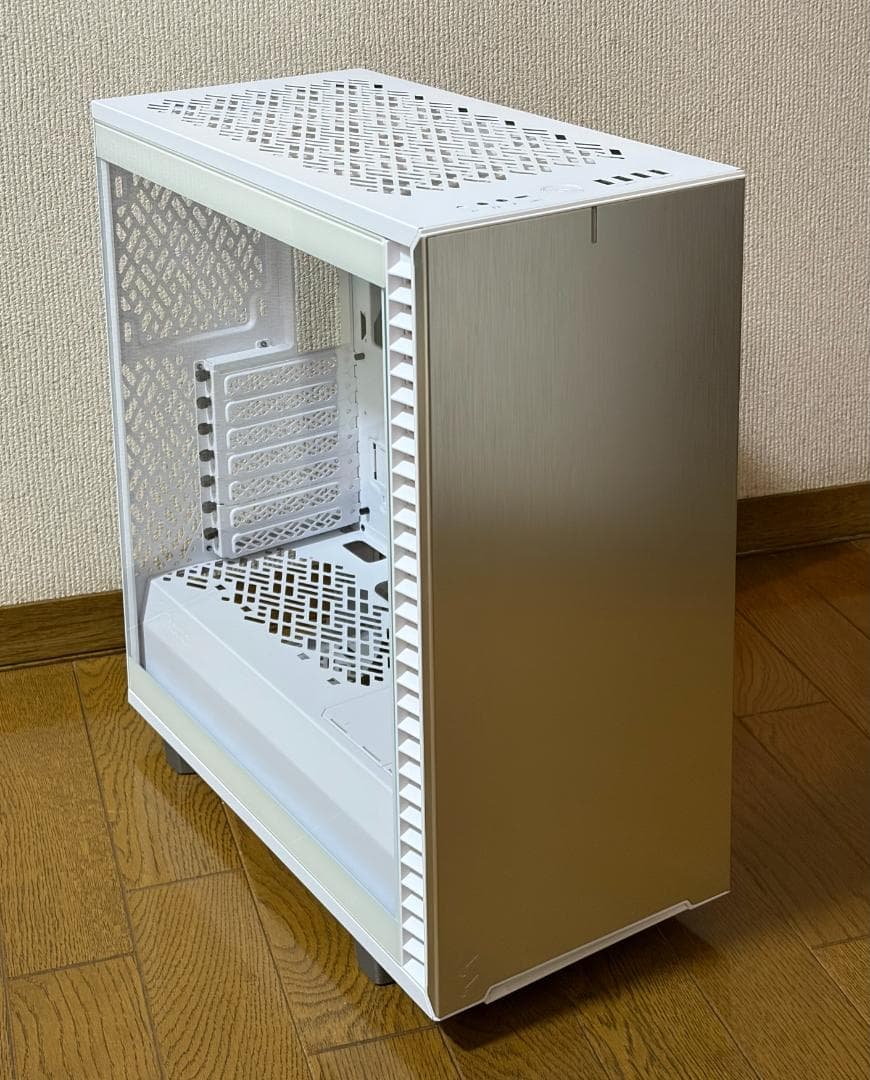 Define７Compact White 強化ガラスモデル