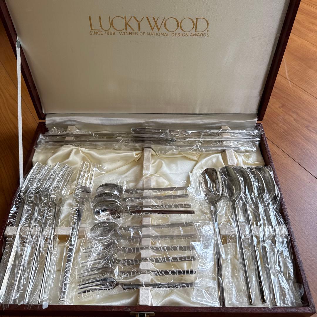 週末限定お値下げ！LUCKYWOOD カトラリーセット 25点　木製ケース付